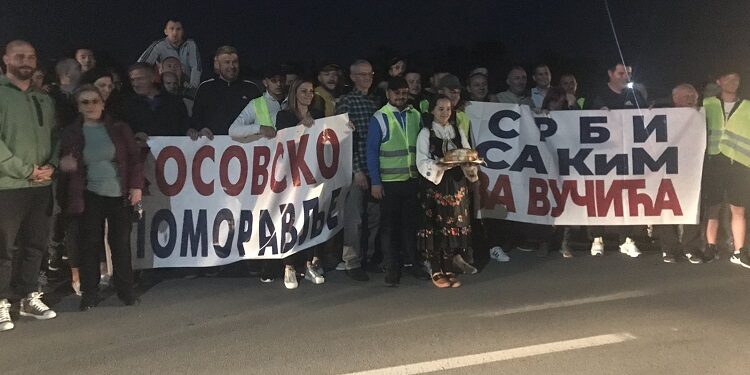 Svi u Beograd 26. maja: Velika Plana dočekala Srbe koji ka Beogradu pešače sa Kosova i Metohije