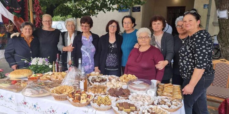 Dani šljive, Gulaš fest i konjičke trke obeležili vikend u Velikoj Plani