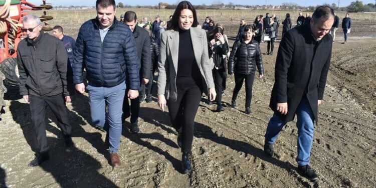 Ministarka Irena Vujović posetila Lozovik
