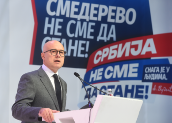 Ovako izgleda pobeda: 13.000 ljudi dočekalo Vučića i Vučevića u Smederevu