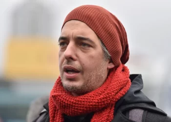 Trošio pare građana na drogu, a sada bi da protestuje: Miketić na ulicama Beograda pruža podršku “studentima”