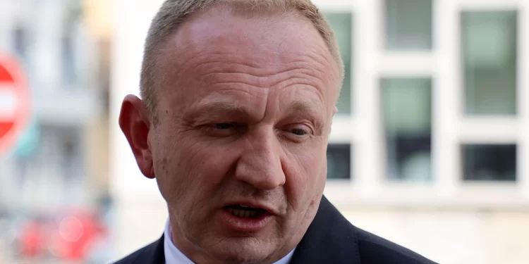 Đilas hoće da smanjuje plate medicinskim radnicima?! Ovo je njegov plan, a soli pamet Vučiću! (VIDEO)
