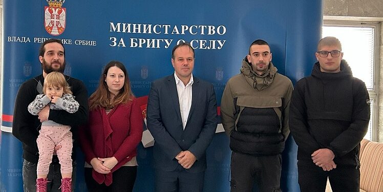 Još dve porodice kupuju kuće na selu uz podršku Države i Opštine Velika Plana