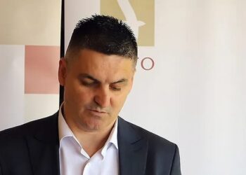 Sramno: Bivši gradonačelnik se naodmarao za vreme mandata, a sada tuži Smederevo zbog godišnjeg odmora