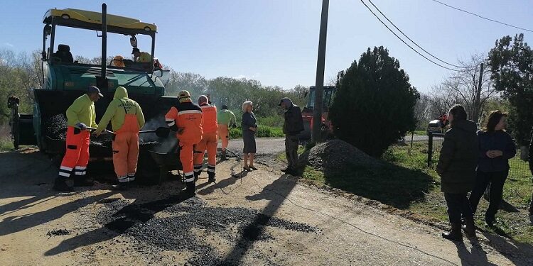 Gradonačelnica Smedereva posetila radove na asfaltiranju u Radincu