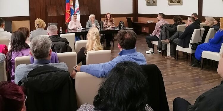 Gradonačelnica Smedereva održala sastanak sa aktivom direktora škola
