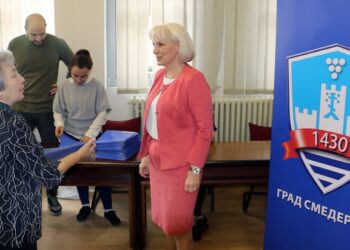 Gradonačelnica Smedereva uručila ugovore o sufinansiranju mera energetske sanacije