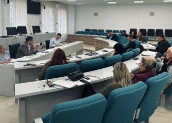 Predsednik opštine Velika plana Strahinja Pavešković održao sastanak sa direktorima javnih preduzeća i ustanova