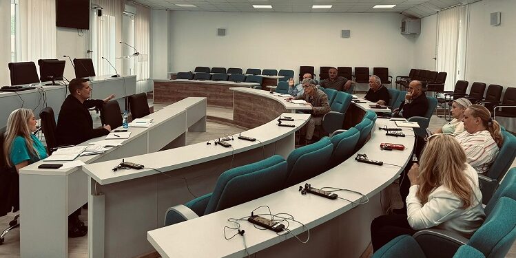 Pavešković održao sastanak sa direktorima škola