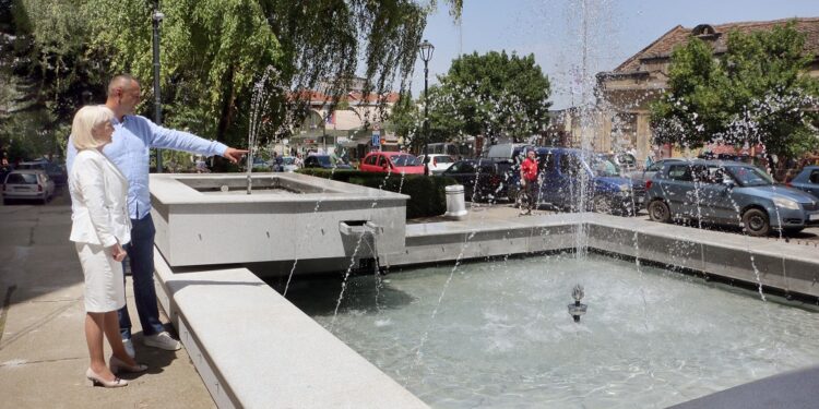 Gradonačelnica otvorila renoviranu fontanu kod Parnjače
