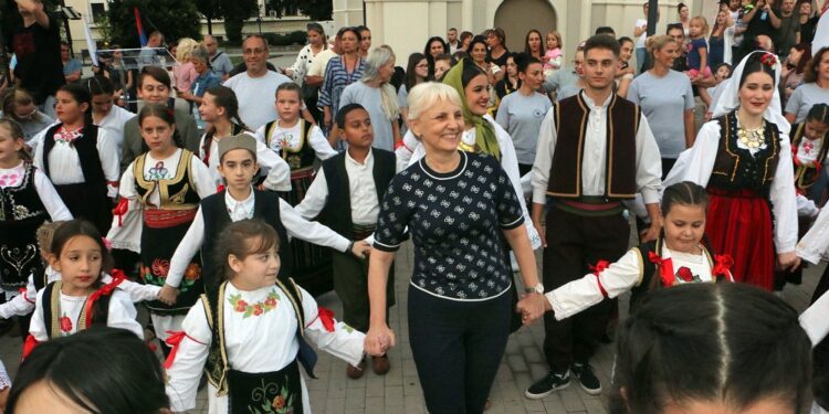 Defileom 2.000 učesnika otvoreno Kulturno leto u Smederevu