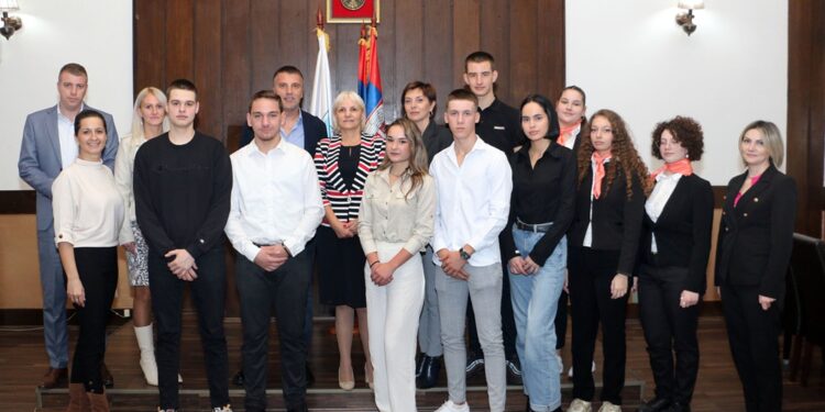 Gradonačelnica ugostila učenike i nastavnike smederevske Ekonomsko-trgovinske škole