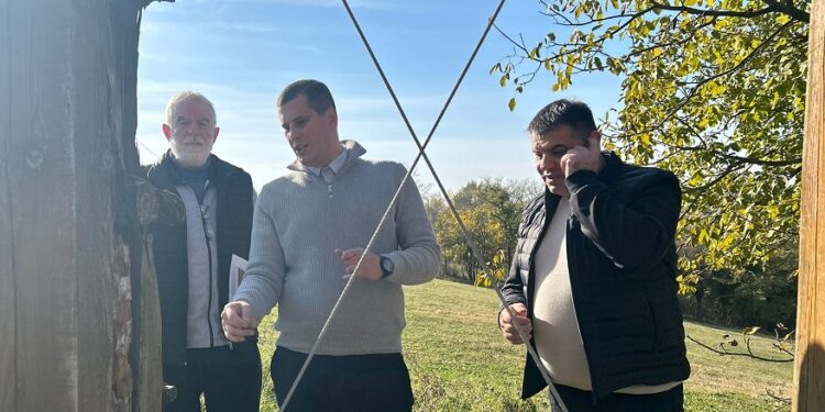 Uklanja se objekat na ulazu u Radovanjski lug zbog bezbednosti