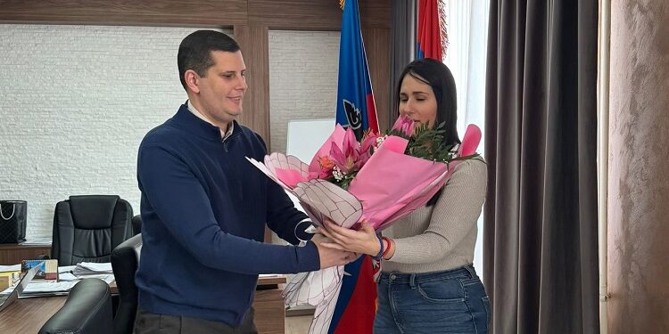Novogodišnji roditeljski dodatak za prvorođenu bebu u 2025. godini