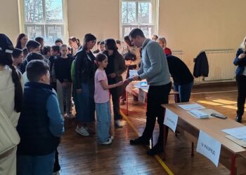 Sretenjske nagrade odličnim učenicima u OŠ „Radica Ranković“ u Lozoviku