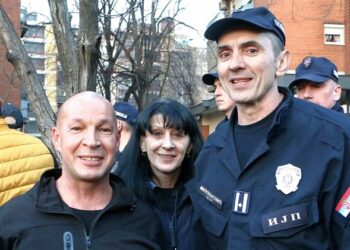 Komandir posebne jedinice policije u Smederevu otvoreno sarađuje sa opozicionim huliganima
