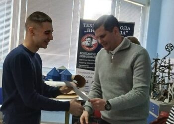 Pavešković Sretenjske nagrade uručio i učenicima Tehničke škole „Nikola tesla“