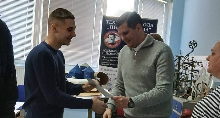 Pavešković Sretenjske nagrade uručio i učenicima Tehničke škole „Nikola tesla“