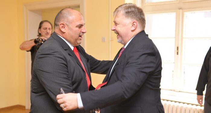 Poseta delegacije ambasade Rusije Podunavskom okrugu: Jačanje veza, sećanje na herojstvo i povezivanje naroda