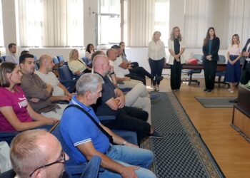 U Smederevu dodeljeni ugovori za samozapošljavanje i novo zapošljavanje