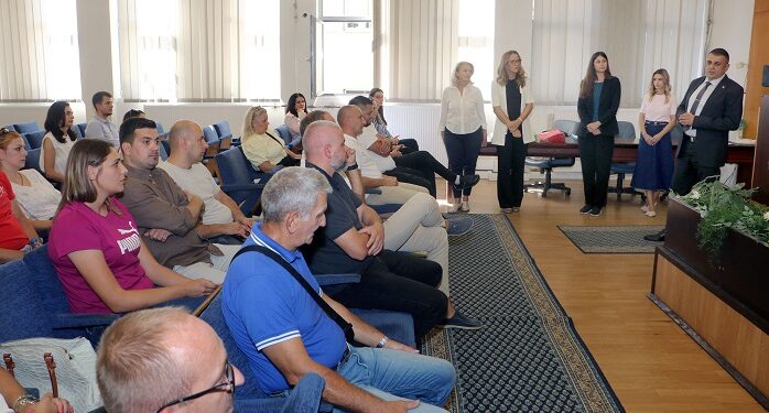 U Smederevu dodeljeni ugovori za samozapošljavanje i novo zapošljavanje