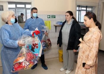 Smederevo: Paketići i za decu u Zdravstvenom centru