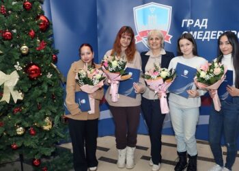 Grad Smederevo: Uručeni ugovori za studente romske nacionalnosti