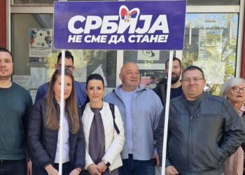 Aktivisti SNS sa Carine i iz Mihajlovca razgovarali sa građanima