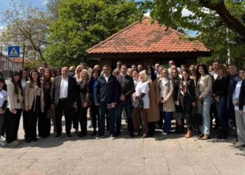 Aktivisti SNS Smederevo na Carini razgovarali sa sugrađanima