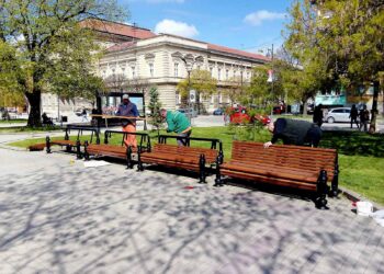JKP Zelenilo i groblja Smederevo: Zamenjene talpe na klupama