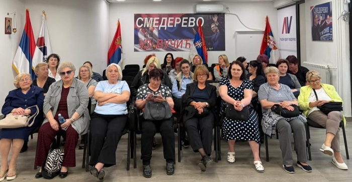 SNS Smederevo: Sastanak sa Unijom žena i transparent SRBIJA POBEĐUJE!