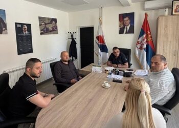 Funkcioneri SNS Smederevo razgovarali sa građanima o problemima i mogućim rešenjima