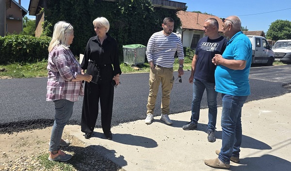 Gradonačelnica Smedereva na početku radova u MZ Petrijevo