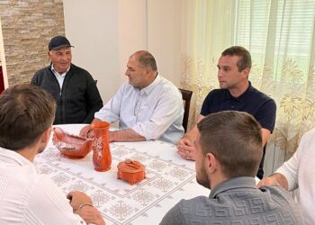 Aktivisti SNS Smederevo posetili poljoprivredno gazdinstvo Kojić u Lunjevcu