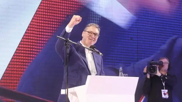KAD PORASTEM BIĆU VUČIĆ: Blokaderi kopiraju SNS i njenog lidera