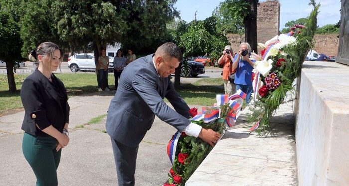Funkcioneri SNS Smederevo odali počast žrtvama Petojunske tragedije