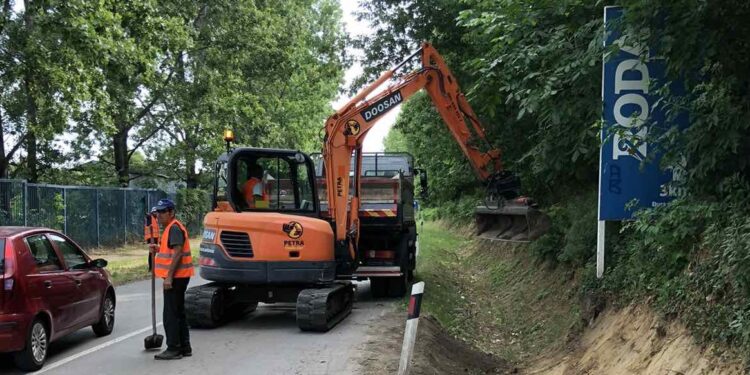 JKP „Parking servis“ čisti kanale i propuste duž Goranske ulice i Beogradskog puta