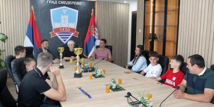 Grad Smederevo ugostio šampione: Prijem za osvajače medalja sa balkanskih i evropskih prvenstava