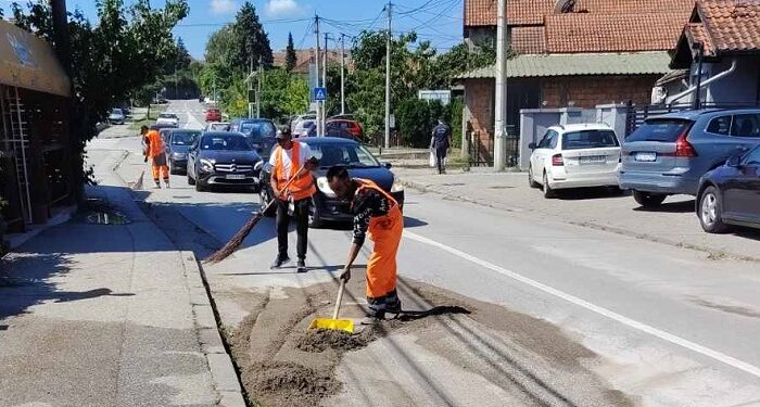 Zelenilo: Uklanjanje posledica nevremena nastavljeno u Petrijevskoj i Ulici kneza Mihaila