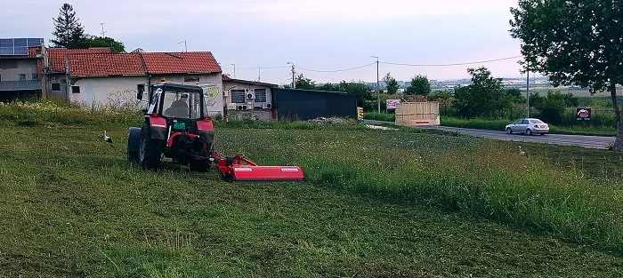 Zelenilo Smederevo: Košenje javnih površina u Ulici Crvene armije