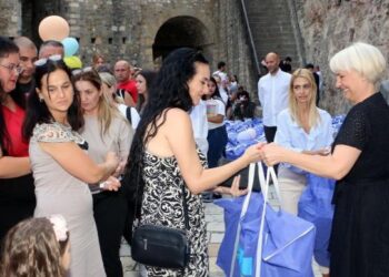 Nova mera podrške roditeljima: U Smederevu uručena kolica za bebe