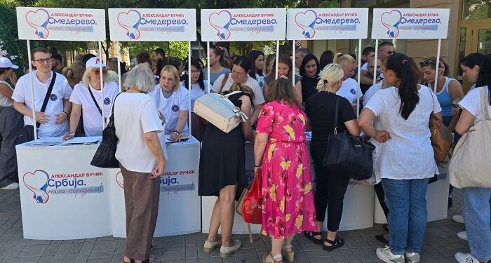 Gradski odbor SNS Smederevo organizovao promotivni štand u centru grada