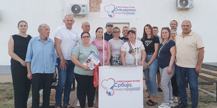 Održan štand i radni sastanak MO SNS Mihajlovac sa predstavnicima GO SNS Smederevo