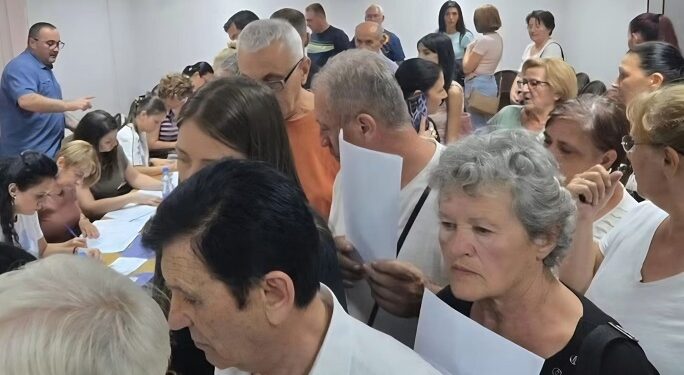 SNS Smederevo prikupio više od 2.300 potpisa podrške za listu „Aleksandar Vučić – Ujedinjena Srbija“