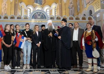 Patrijarh Porfirije ugostio decu iz Hercegovine u Hramu Svetog Save