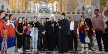 Patrijarh Porfirije ugostio decu iz Hercegovine u Hramu Svetog Save